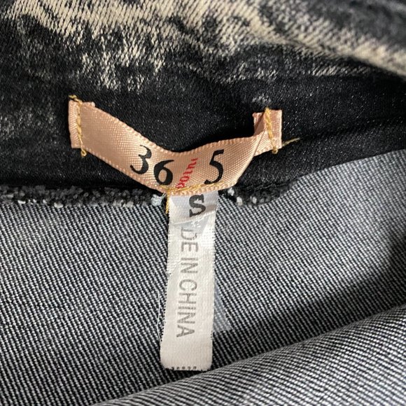 36 Point 5 Vintage Acid Washed Mini Skirt #RR12 - Picture 6 of 7